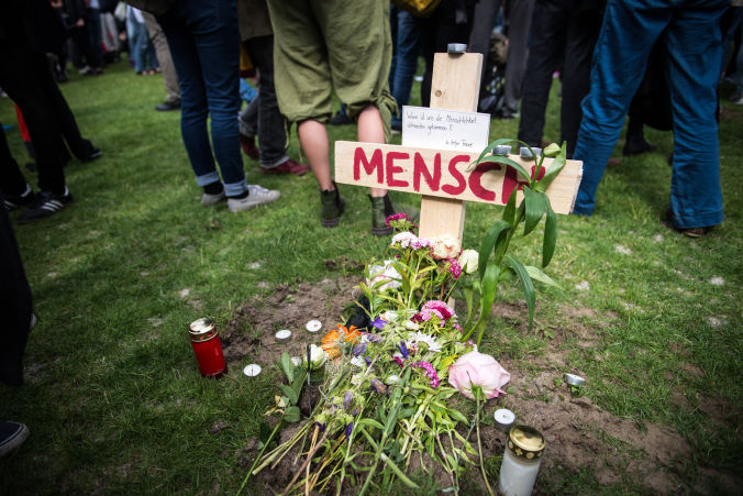 Marsch der Entschlossenen Tote Flüchtlinge Trauerfeier Tote Flüchtlinge