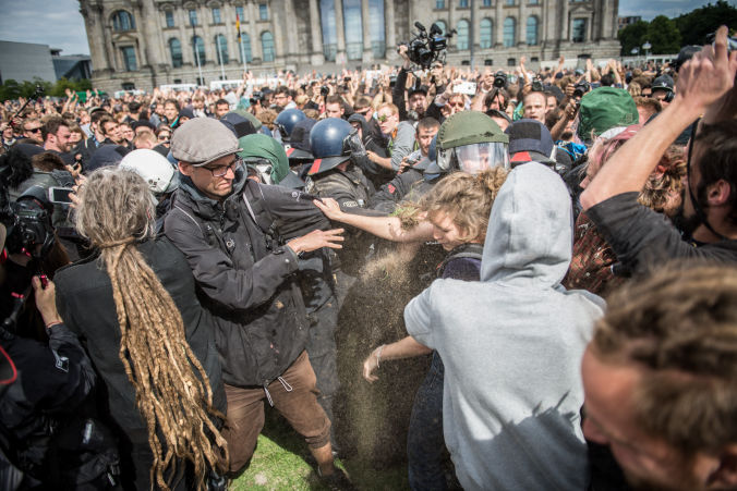 Marsch der Entschlossenen Tote Flüchtlinge Trauerfeier Tote Flüchtlinge