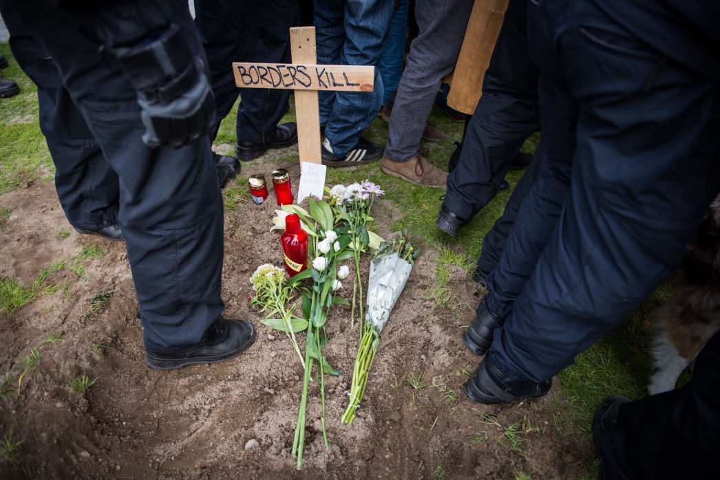 Marsch der Entschlossenen Tote Flüchtlinge Trauerfeier Tote Flüchtlinge