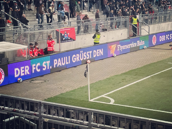 St. Pauli grüßt den Flyerservice Hahn