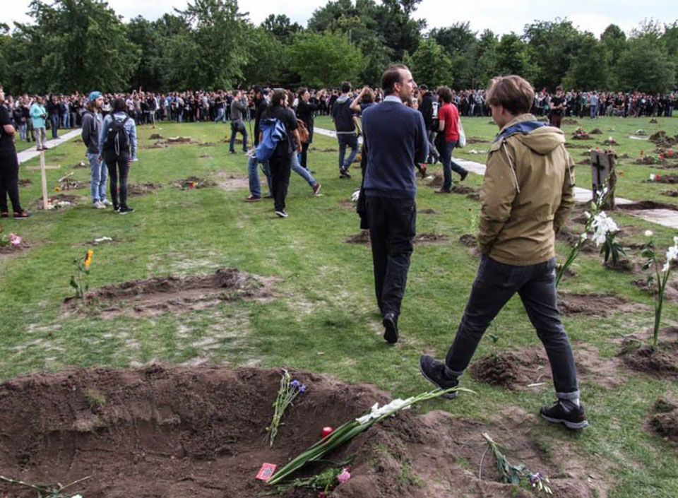 Marsch der Entschlossenen Bundestagswiese Tote Flüchtlinge Trauerfeier Tote Flüchtlinge