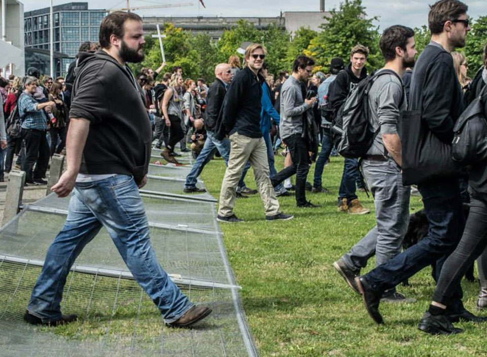 Marsch der Entschlossenen Bundestagswiese Tote Flüchtlinge Trauerfeier Tote Flüchtlinge